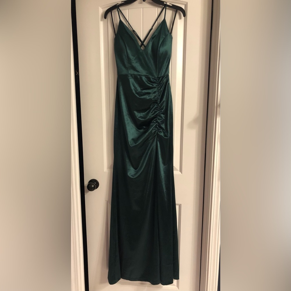 Women’s Windsor Emerald Green Long Silk Evening Formal Dress Medium New With Tag